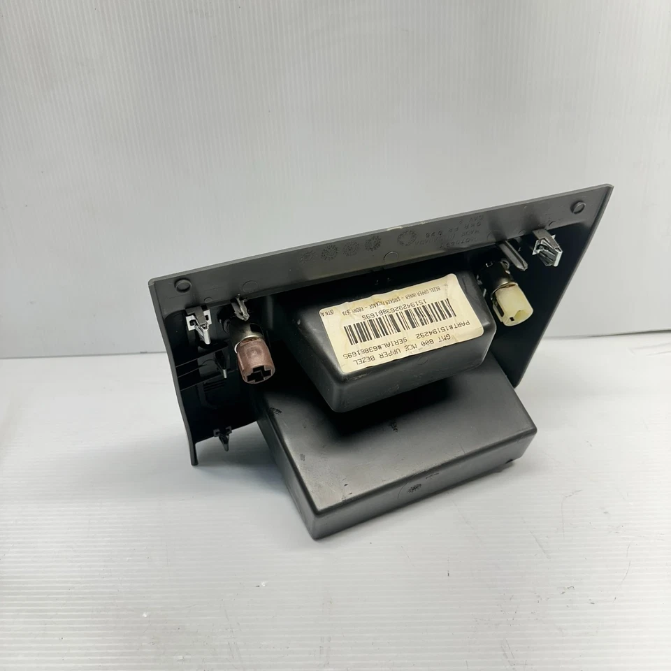 03-06 CHEVY SILVERADO AVALANCHE GMC SIERRA CENTER CONSOLE UPPER DARK GRAY TRIM - Изображение 4 из 4