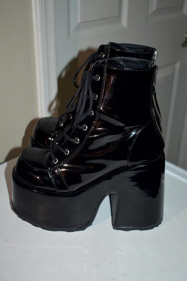 Botas al tobillo DEMONIA CAMEL-203 Goth 5" tacón grueso plataforma charol negro con cordones Foto 2 de 4