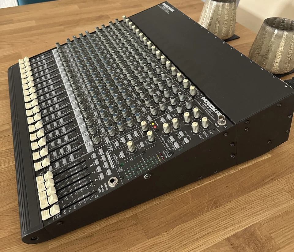 Mackie VLZ Pro 16-Kanal Mixer - Bild 3 von 4
