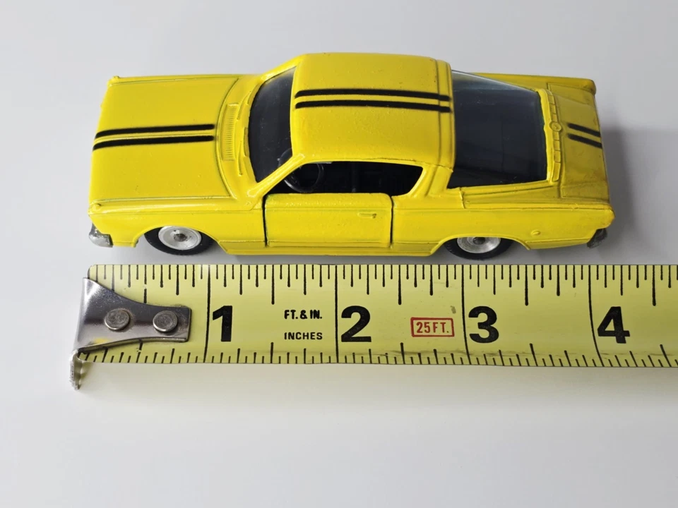 Sabra Gamda Koor - Plymouth Barracuda Amarillo #8114 - Escala 1:43 - Mala pintura Foto 2 de 4