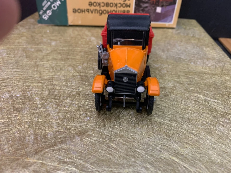 Camión de juguete coleccionable Die Cast modelo AMO F-15 USSR 1:43 metal y plástico. Foto 4 de 4