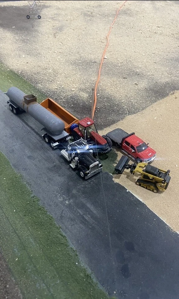 1/53 Scale Semi Manure Spreading Trailer - Image 3 of 4