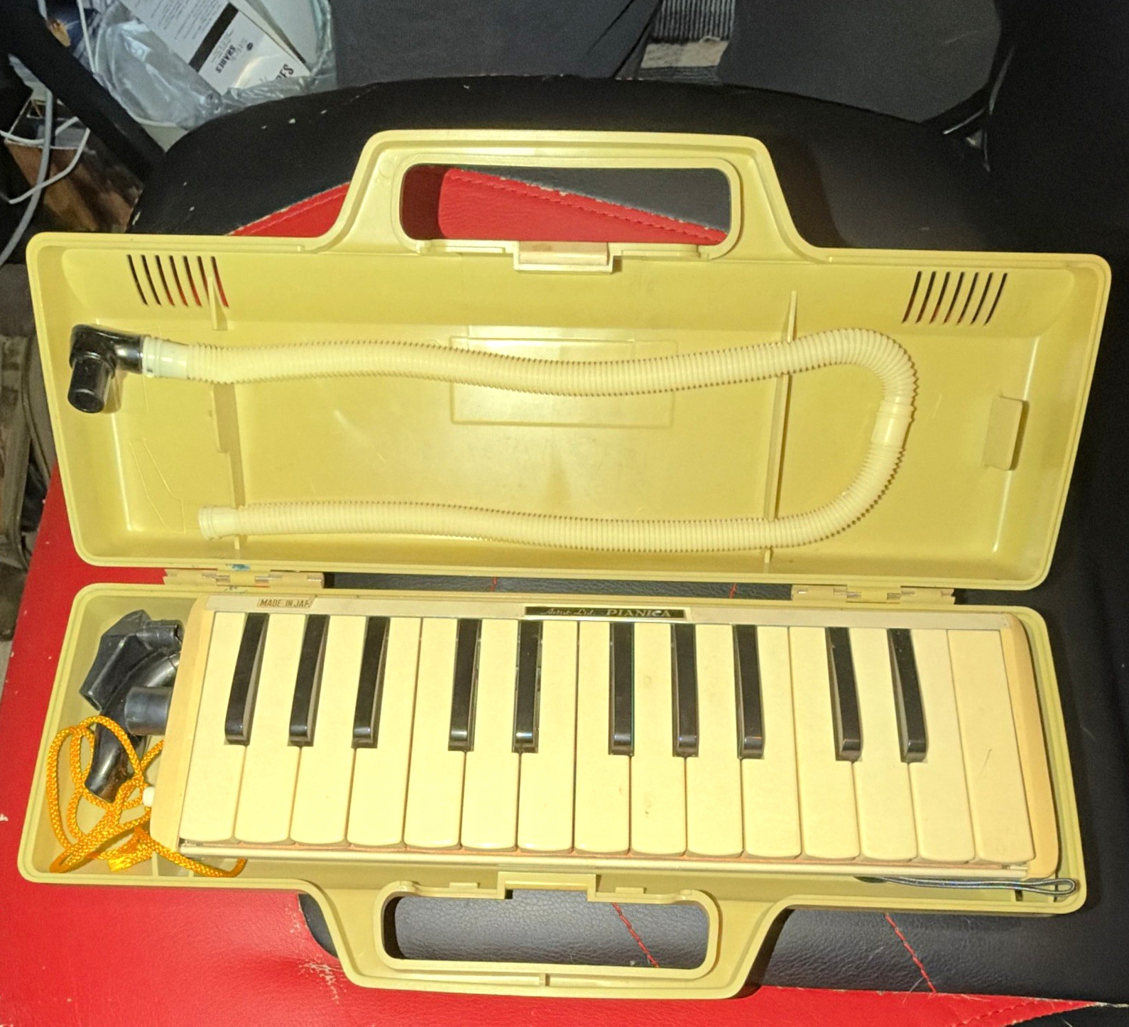 Artist Ltd PANICA 26-Key Beige Melodica w/ Case Mouthpiece & Flexible Pipe