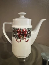 Vintage 1995 Macy's Cellar Holiday Wreath Christmas Coffee Tea Pot 