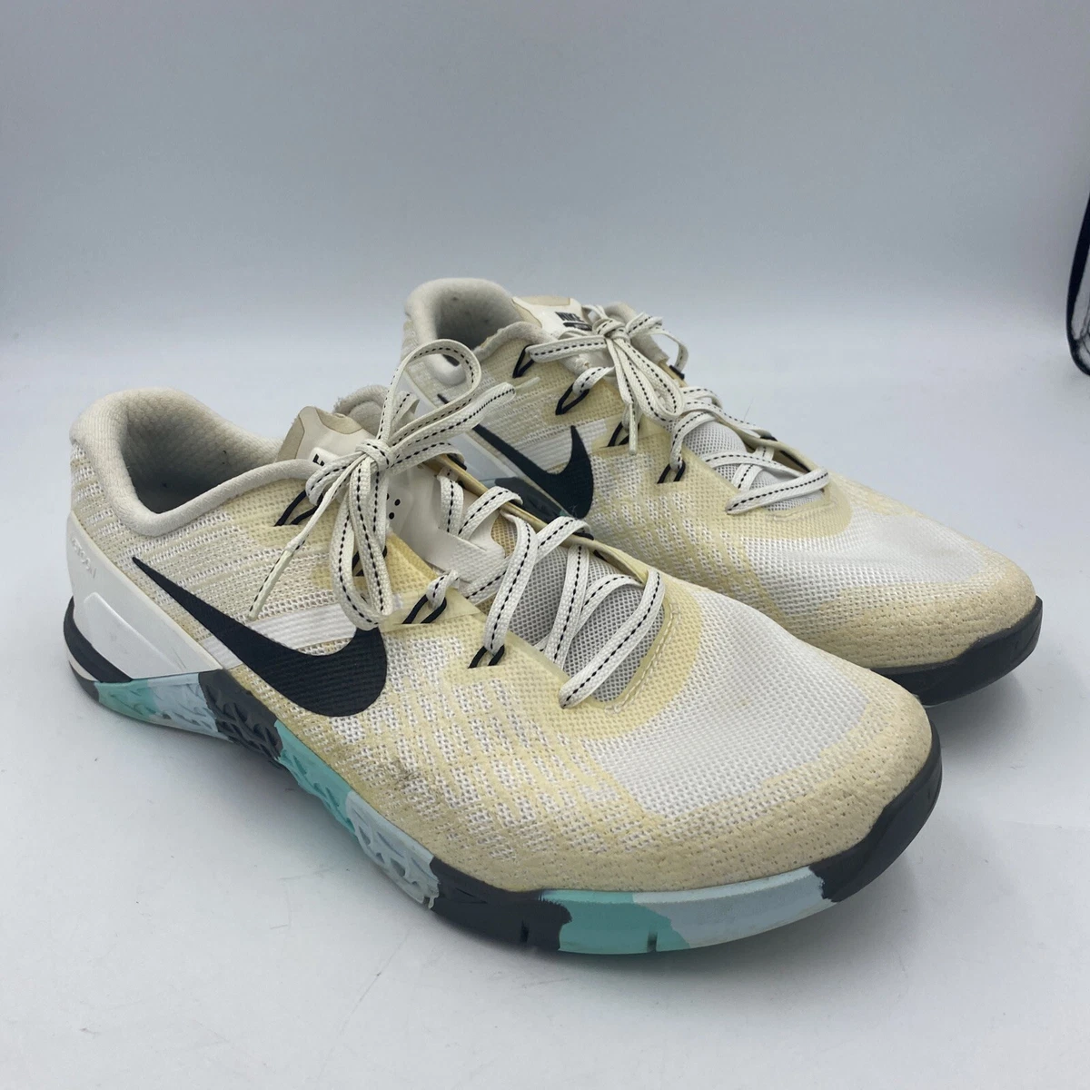 Women's nike top metcon 3 metallic
