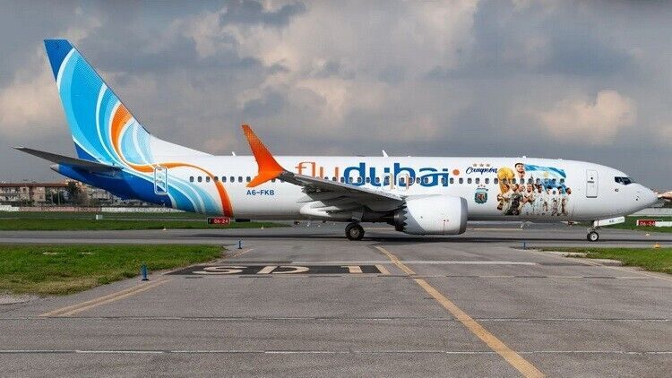 1:400 Phoenix Flydubai BOEING 737 MAX 8 Passenger Airplane Diecast