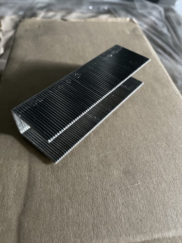 (Conteggio 5000) Graffette in acciaio inox con corona larga 16 gauge - Corona 1” gamba 1-1/2” - Foto 2 di 6