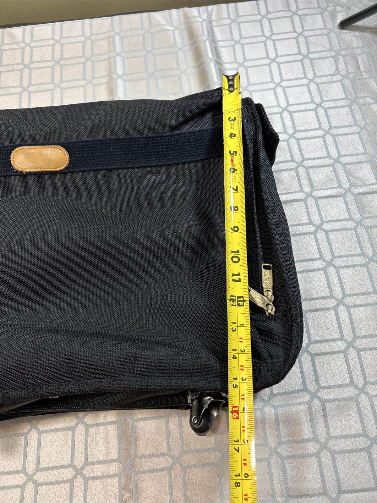Vintage LONDON FOG 35" Locking Garment Bag Luggage Black Leather Trim Wheel Case