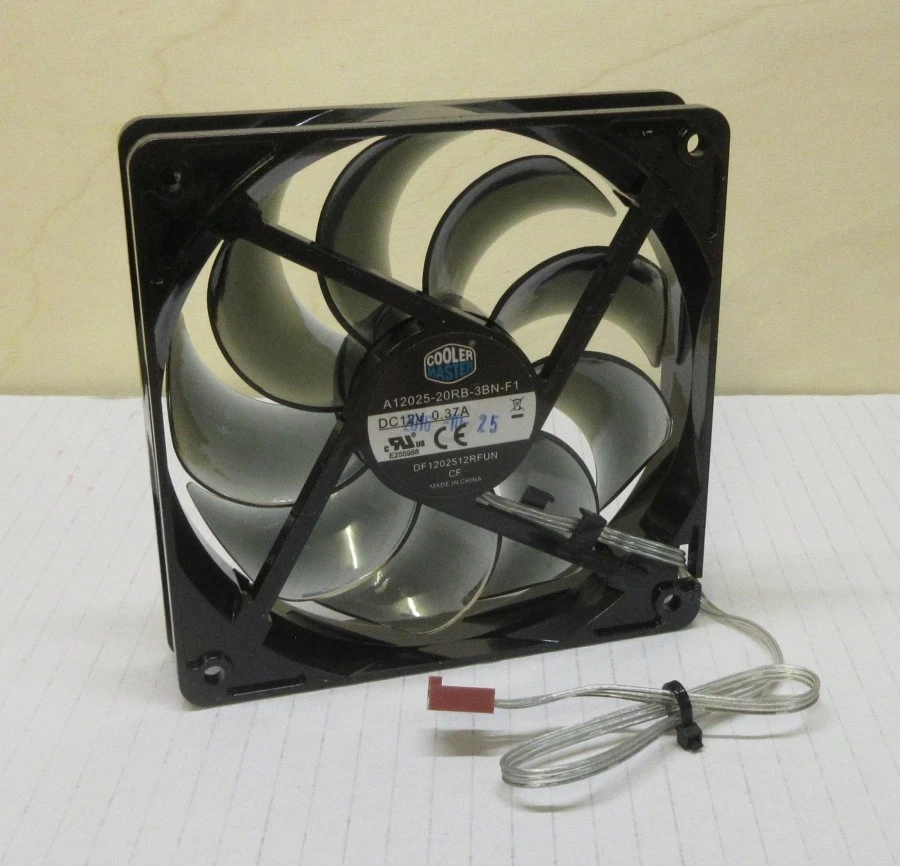 Blaue  LED: Gehäuselüfter 120 mm,  SICKLE FLOW 120 - NEU / OVP - Bild 3 von 4