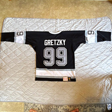 Wayne Gretzky Rookie Cards Checklist and Hockey Memorabilia Guide 79