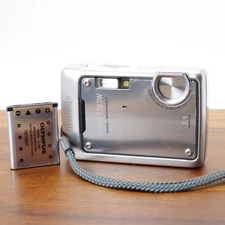 Olympus Stylus 770 SW 7.1MP Digital Camera Silver Shock & Waterproof Tested