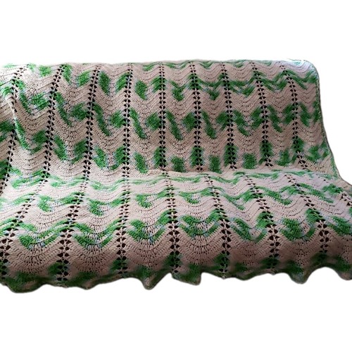 Variegated Afghan Large Crochet Blanket Scalloped Throw White Green Wave 104x80 - Picture 2 of 16