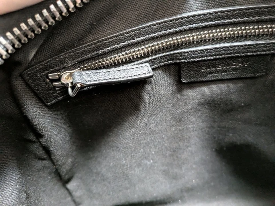 Bolso de hombro Givenchy Antigona de cuero granulado negro 2 vías usado Foto 3 de 4