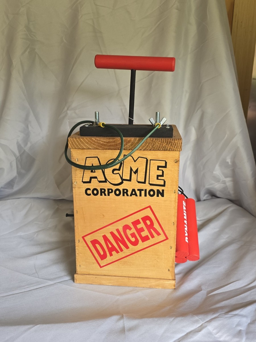 Birdhouse BLASTING MACHINE DYNAMITE CAP DETONATOR PLUNGER wile e