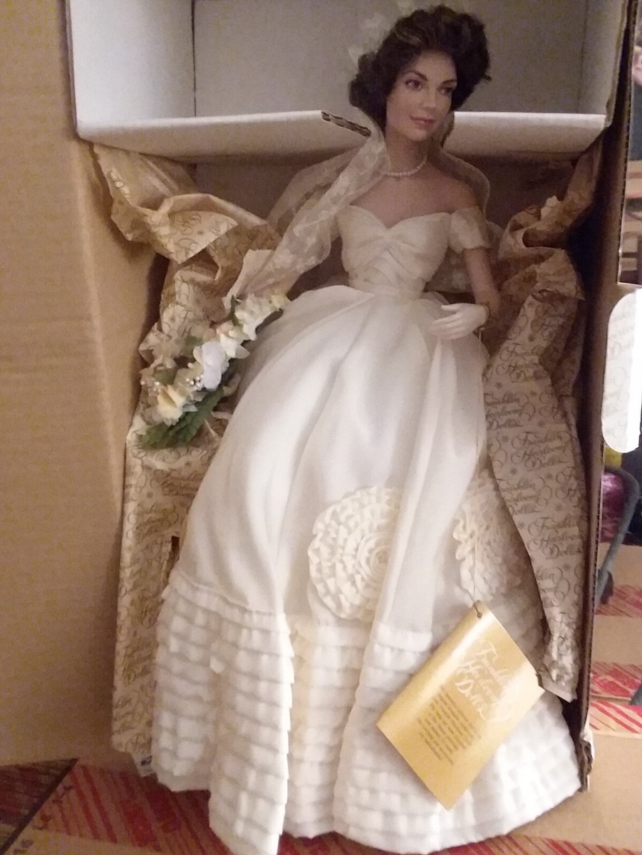 Jackie Kennedy in Wedding Dress Franklin Mint Heirloom Doll