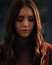 NINA DOBREV 8x10 PHOTO *