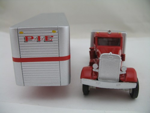 DeHanes Model Truck 930: Peterbilt Iron Nose Semi, w/ PIE Trailer, Boxes - Picture 8 of 18