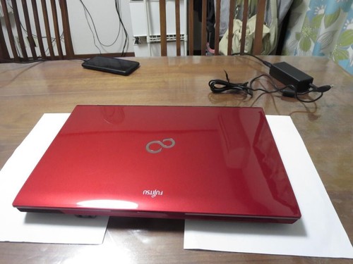 Fujitsu LIFEBOOK AH56/K Core i5 3230M SSD 128GB RAM 8GB 15.6 inches
