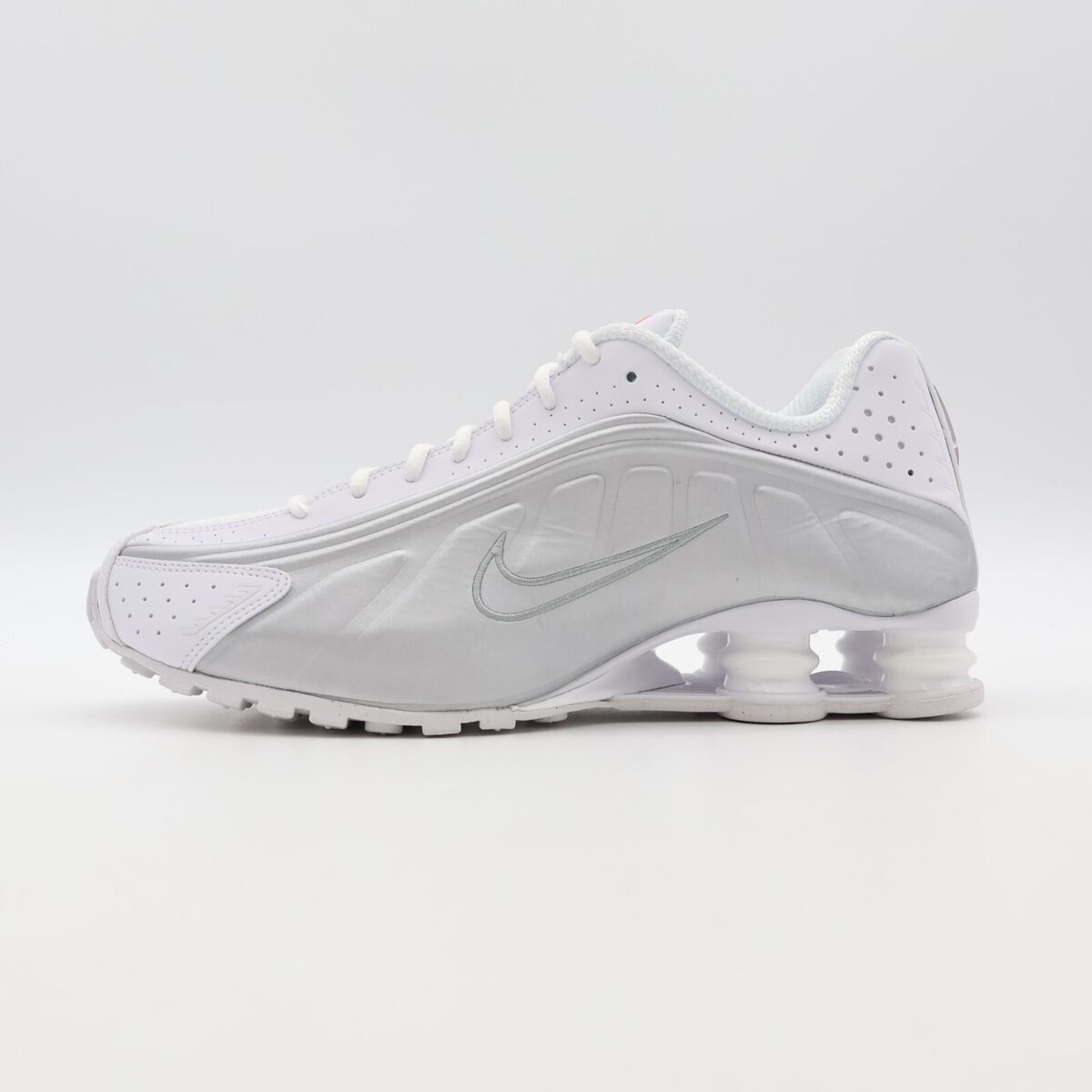 AR3565-101 Nike Shox R4 White Metallic Silver Max Orange AR3565-101 Nike Shox R4 White Metallic Silver Max Orange