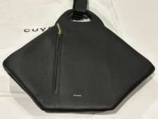 Cuyana Paloma Shoulder Bag - Pebbled Leather - Black