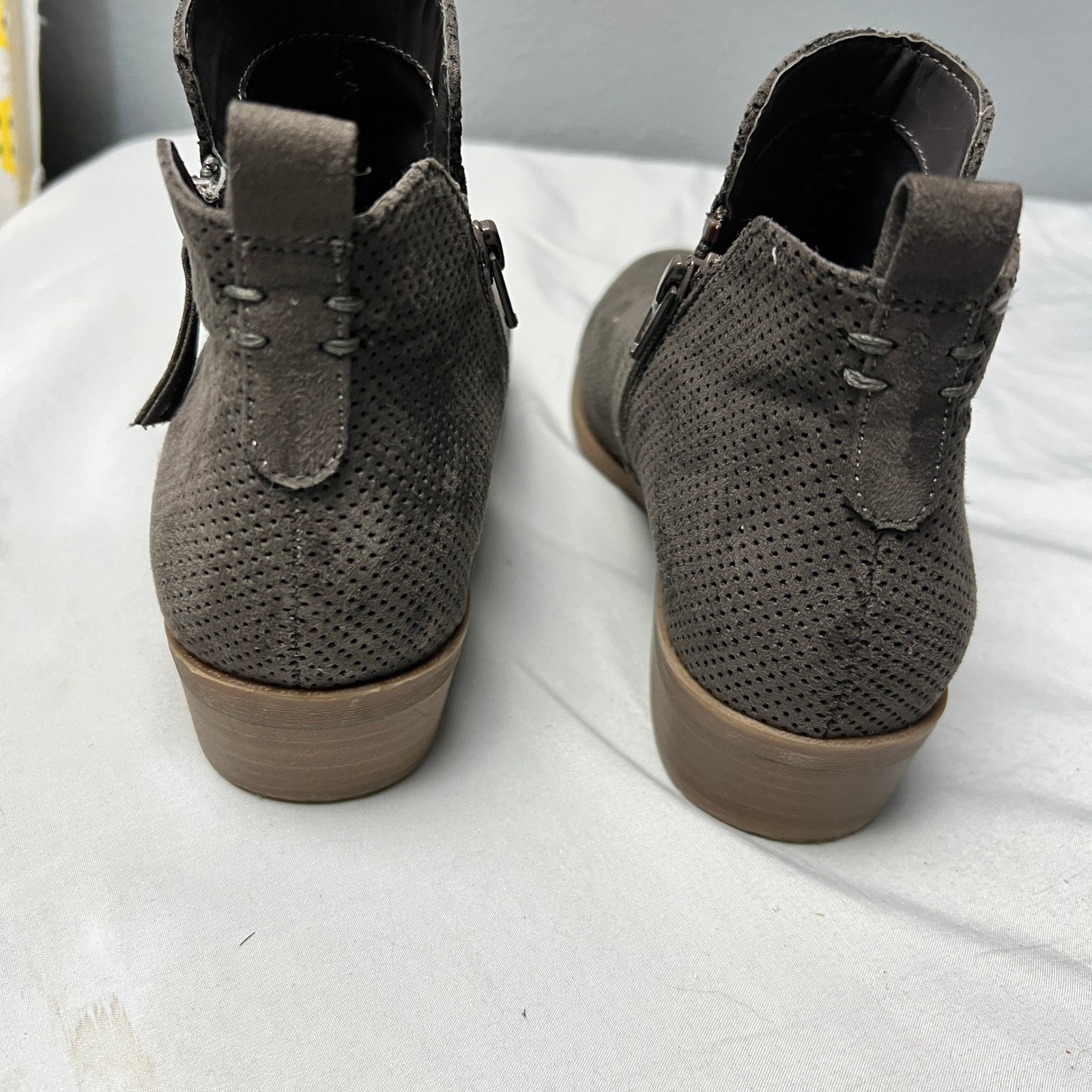 Universal Thread Gray Perforated Ankle Boots Side… - image 4