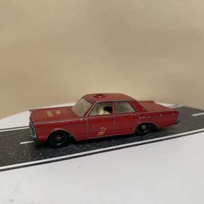 Matchbox Lesney England No. 59 Ford Galaxie Sedan Fire Chief Car Red 1:64 VTG