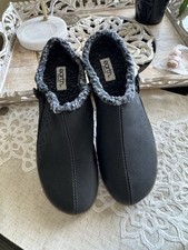 Earth Origins Clog Women  s 11M Black Aurora Johanna Janae Fleece Lined Mule Shoe