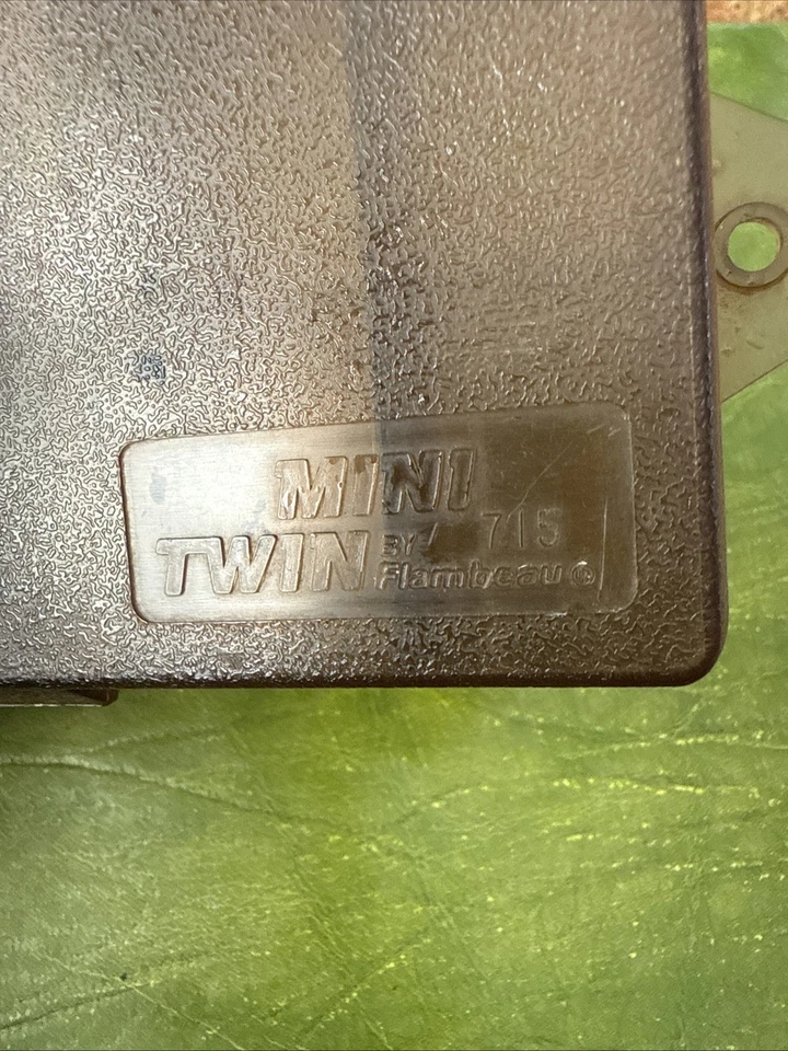 Vintage Flambeau Mini Twin 715 Tackle Box Fly Fishing Small Brown Fishing - Image 4 of 4