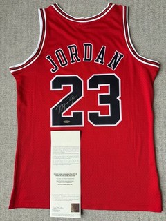 Michael Jordan Autographed 23 Red 1997 98 Chicago Bulls Jerseys. UPPER DECK COA
