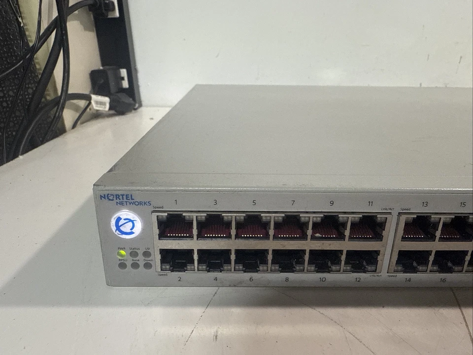 Nortel Networks Baystack 5520-48T-PWR Ethernet Routing Switch - Image 2 of 4