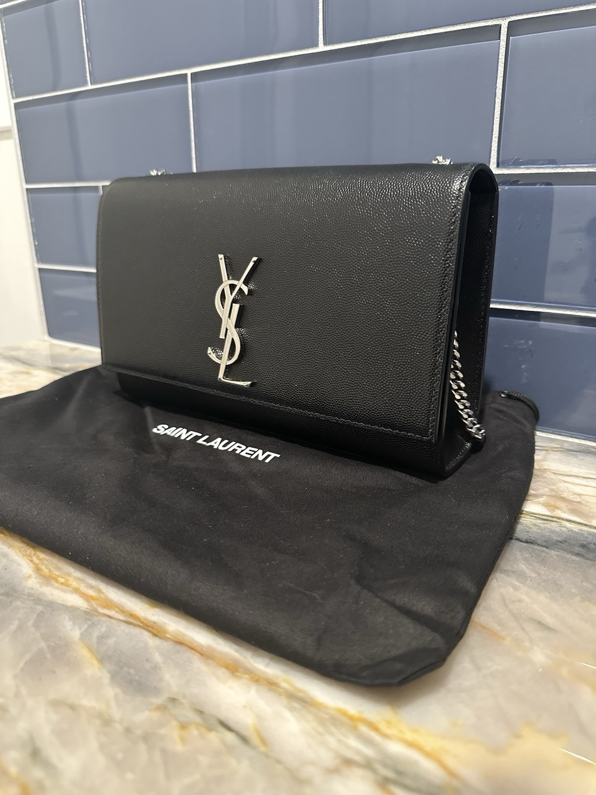 Borsa a tracolla media Saint Laurent Grain de Poudre Monogram Kate (100% autentica)