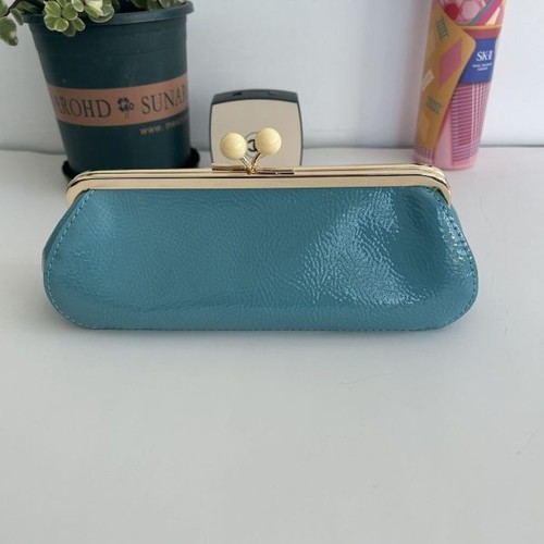 2025MM Blue VIP Gift Clutch Cosmetic Makeup Bag Chain - Picture 4 of 9