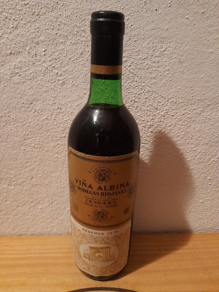Botella de vino / Wine Bottle VIÑA ALBINA Reserva 1975