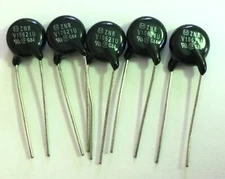 5 Pcs PANASONIC P7258-ND ERZ-V10D621 VARISTOR 620V 2.5kA 10mm ZNR  NEW