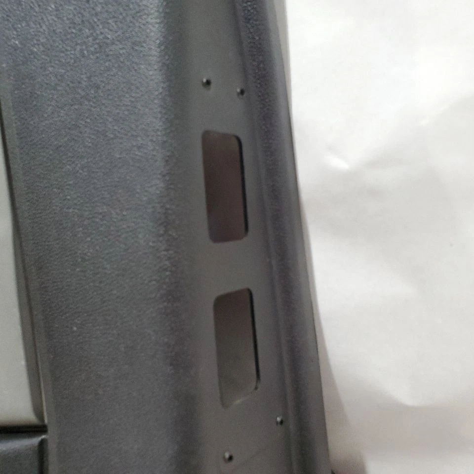 Painel de guarnição de porta traseira direita 2012 VPG MV-1 OEM com regulador de janela - Imagem 4 de 4