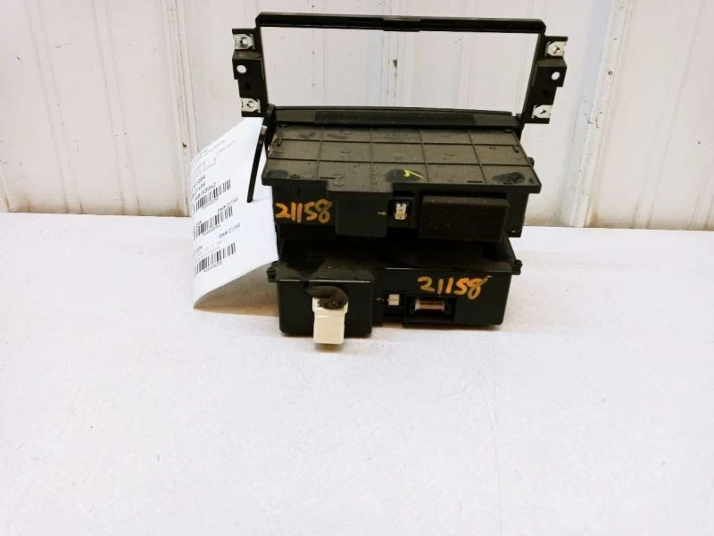 KIA SORENTO 2003-2008 control de clima tablero bisel almacenamiento cubículo OEM 84570-3E000-P Foto 4 de 4