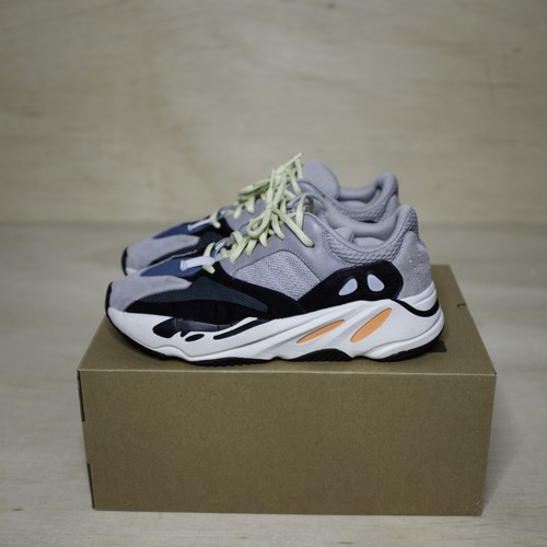 yeezy 700 wave runner size 11
