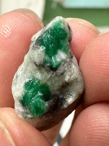 40.80 Carat beautiful emerald crystal specimen from swat Pakistan - Picture 10 of 23