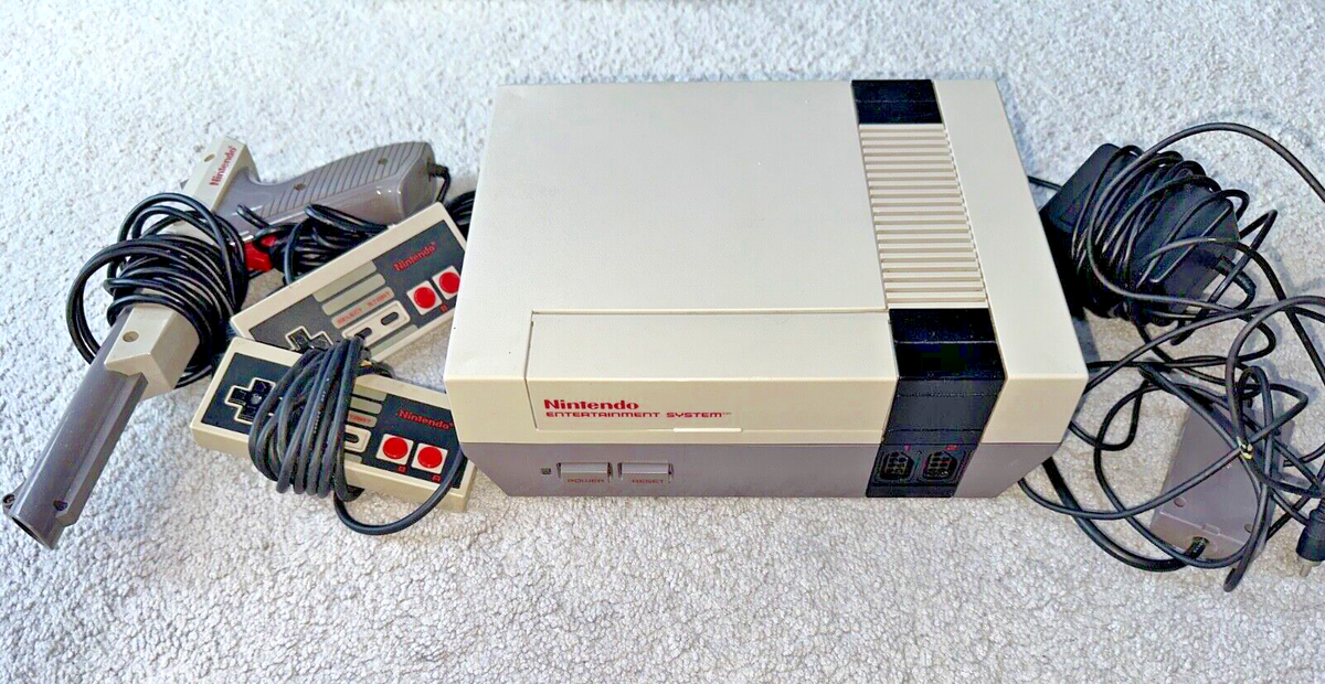 Nintendo Entertainment System NES Action Set Console- w 2