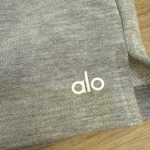 Short sweat bas ALO Yoga - gris bruyère - taille XS PRIX DE VENTE CONSEILLÉ 68 $ - Neuf avec étiquette - Photo 4/10