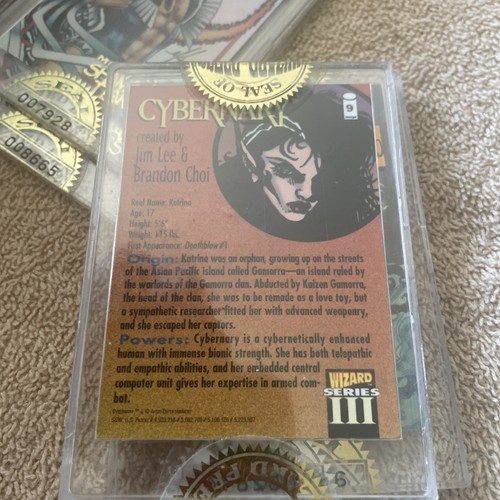 WIZARD COMIC CARDS WITH SEAL OF AUTHENTICITY GOLD FOIL: CYBERNARY. #005896. R1 - Picture 2 of 2