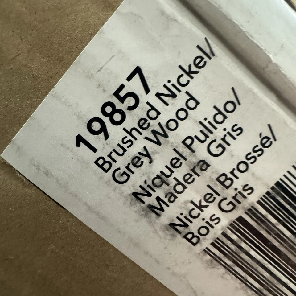 Colgante de vestíbulo Hunter Woodburn de 8 luces en níquel cepillado Foto 2 de 4