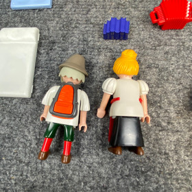 Playmobil 5422 Country Lodge Chalet 2013 Near Complete Figures Animals Retired