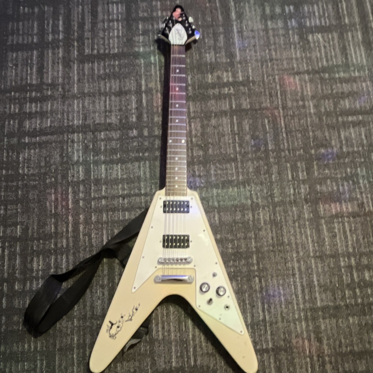 Epiphone Flying V Electric Guitar White 6-String Solid Mahogany RH