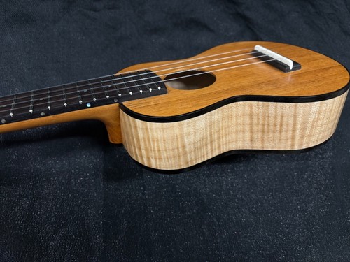 Soprano ukulele with Maple and Mahogany - Picture 7 of 8