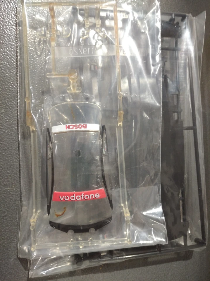 Modellino Mercedes  CLK AMG Kit DTM in Plastica Scala 1:32 Revell  - Immagine 2 di 3