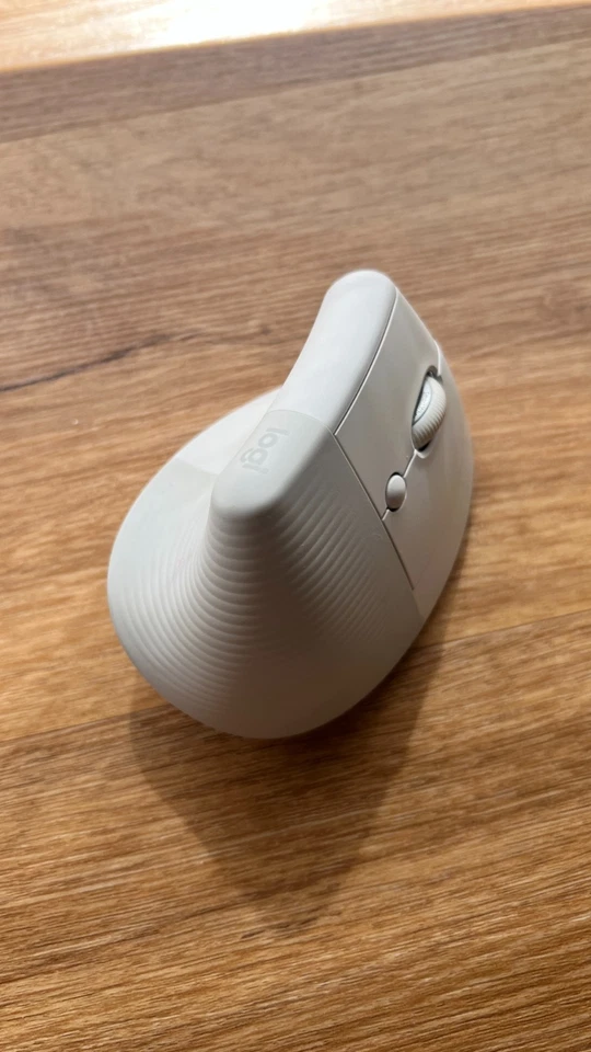 Logitech Lift for Mac – Vertikale Bluetooth-Maus in Weiß