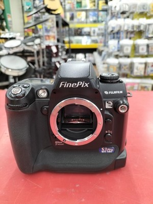 Fujifilm FinePix S3Pro DSLR Camera 12.34MP APS-C Nikon F Mount