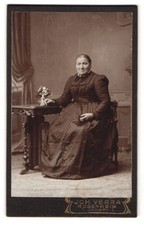 Photograph Joh. Verra, Rosenheim, Innstr. 1, Portrait of elderly pretty lady ...
