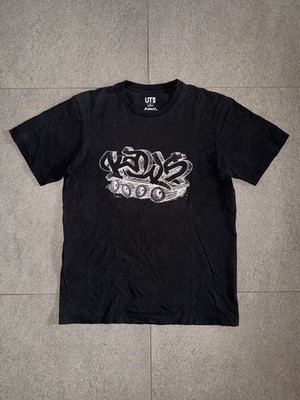 T-Shirt UNIQLO UT x KAWS Gr. M MEDIUM Graffiti Black Tee Y2k 2019 Original Fake